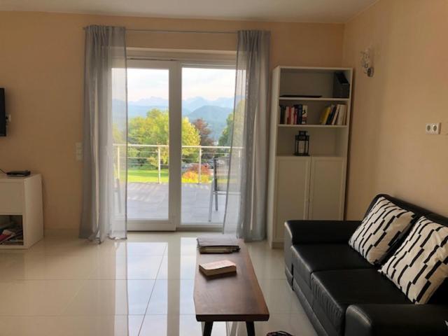 Velden View Ferienwohnung Mit Grosser Sonnenterrasse Und See- Und Karawankenblick Velden am Wörther See Extérieur photo