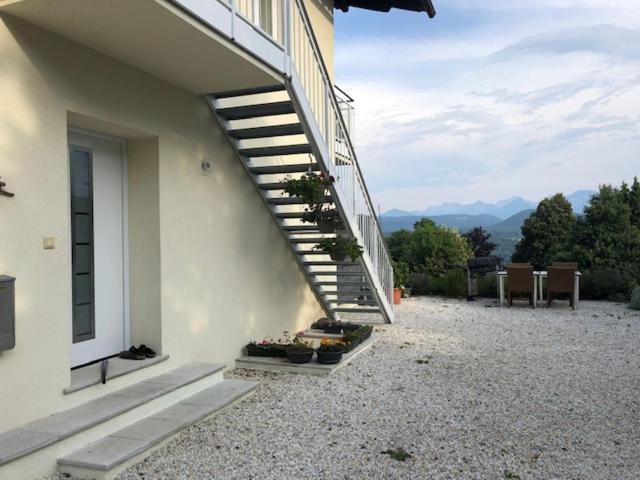Velden View Ferienwohnung Mit Grosser Sonnenterrasse Und See- Und Karawankenblick Velden am Wörther See Extérieur photo